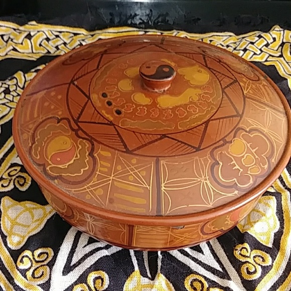 VINTAGE 70s Retro Yin and Yang Detailed Round Box🔥 - Picture 1 of 8